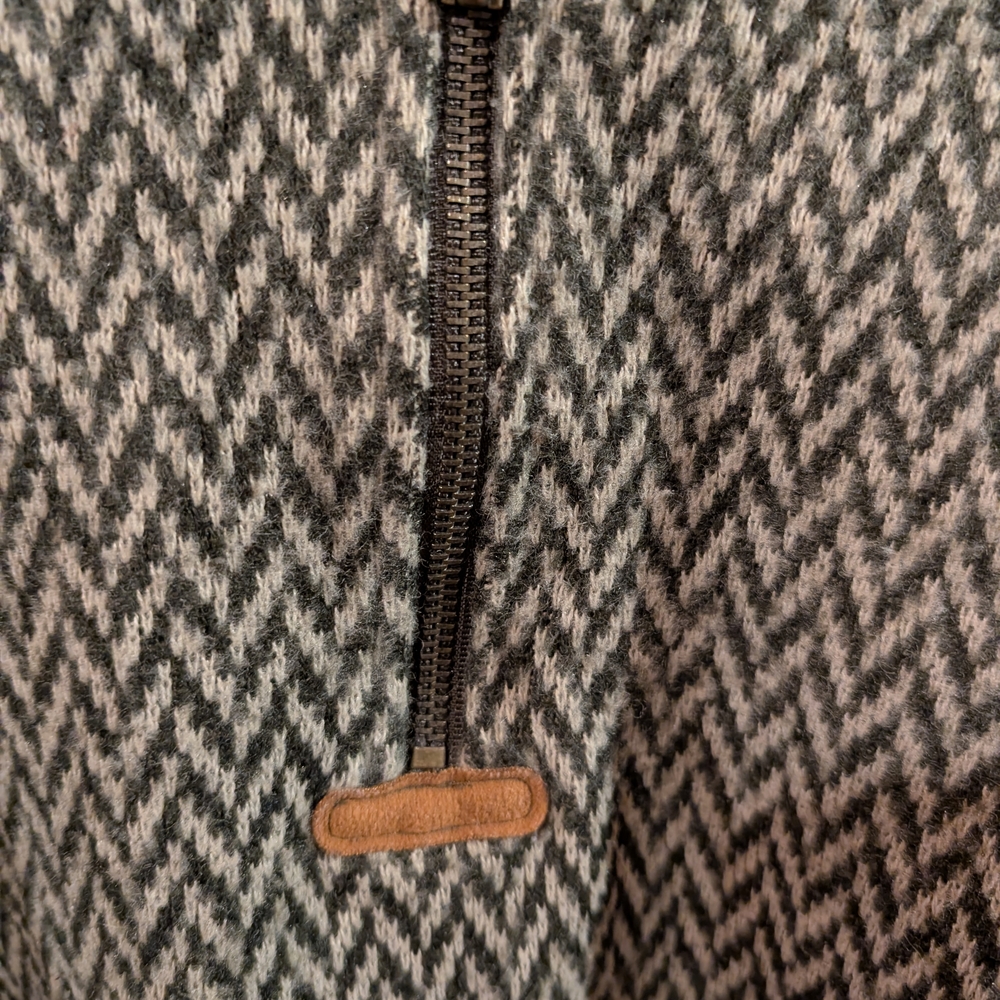 Vintage Men's Chevron Pattern Sweater - Black and Gray - Picture 4 of 7